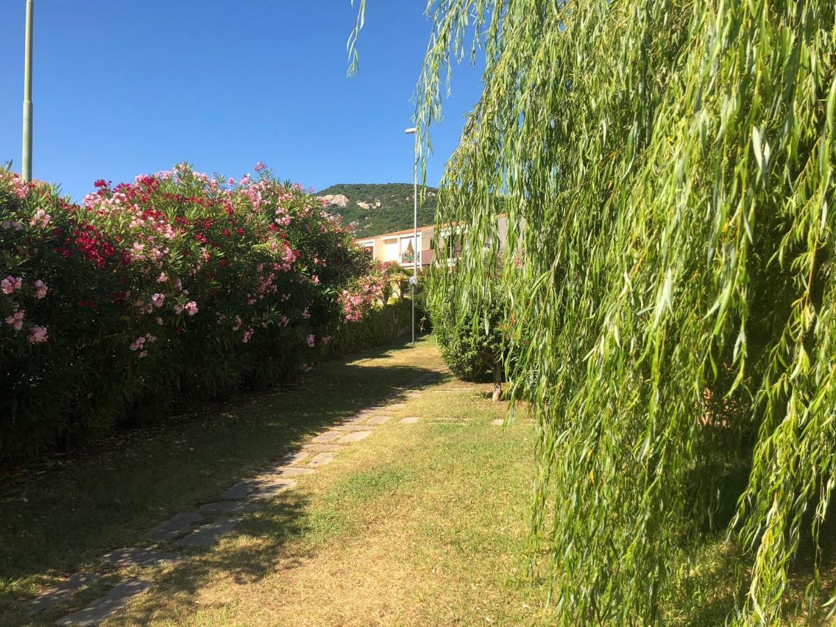 Bilocali Residenza Mediterranea Cannigione Exterior foto